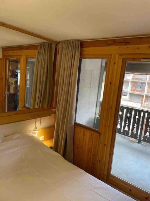 Central 3 Bedroom Chalet With Balcony Валь-д'Изер Экстерьер фото