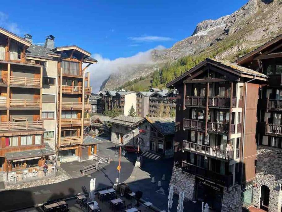 Central 3 Bedroom Chalet With Balcony Валь-д'Изер Экстерьер фото
